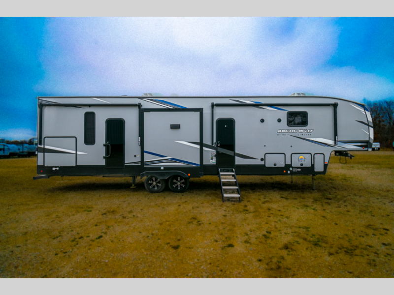 2022 Forest River Cherokee Arctic Wolf 3770 SUITE, $ 0