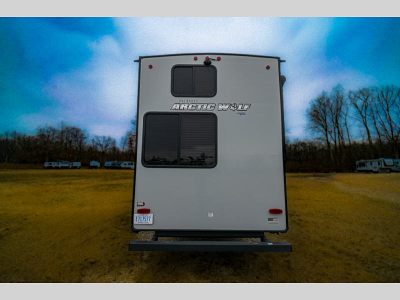 2022 Forest River Cherokee Arctic Wolf 3770 SUITE, $ 0