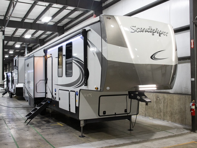 2022 Forest River Sandpiper Luxury 388BHRD, $ 112,712