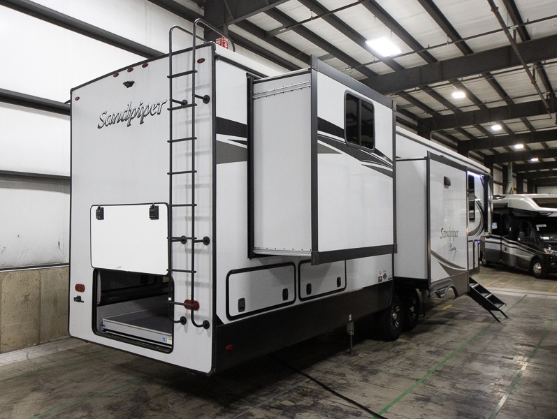 2022 Forest River Sandpiper Luxury 388BHRD, $ 112,712