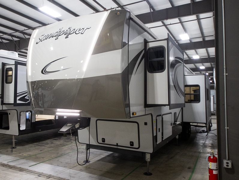 2022 Forest River Sandpiper Luxury 388BHRD, $ 112,712