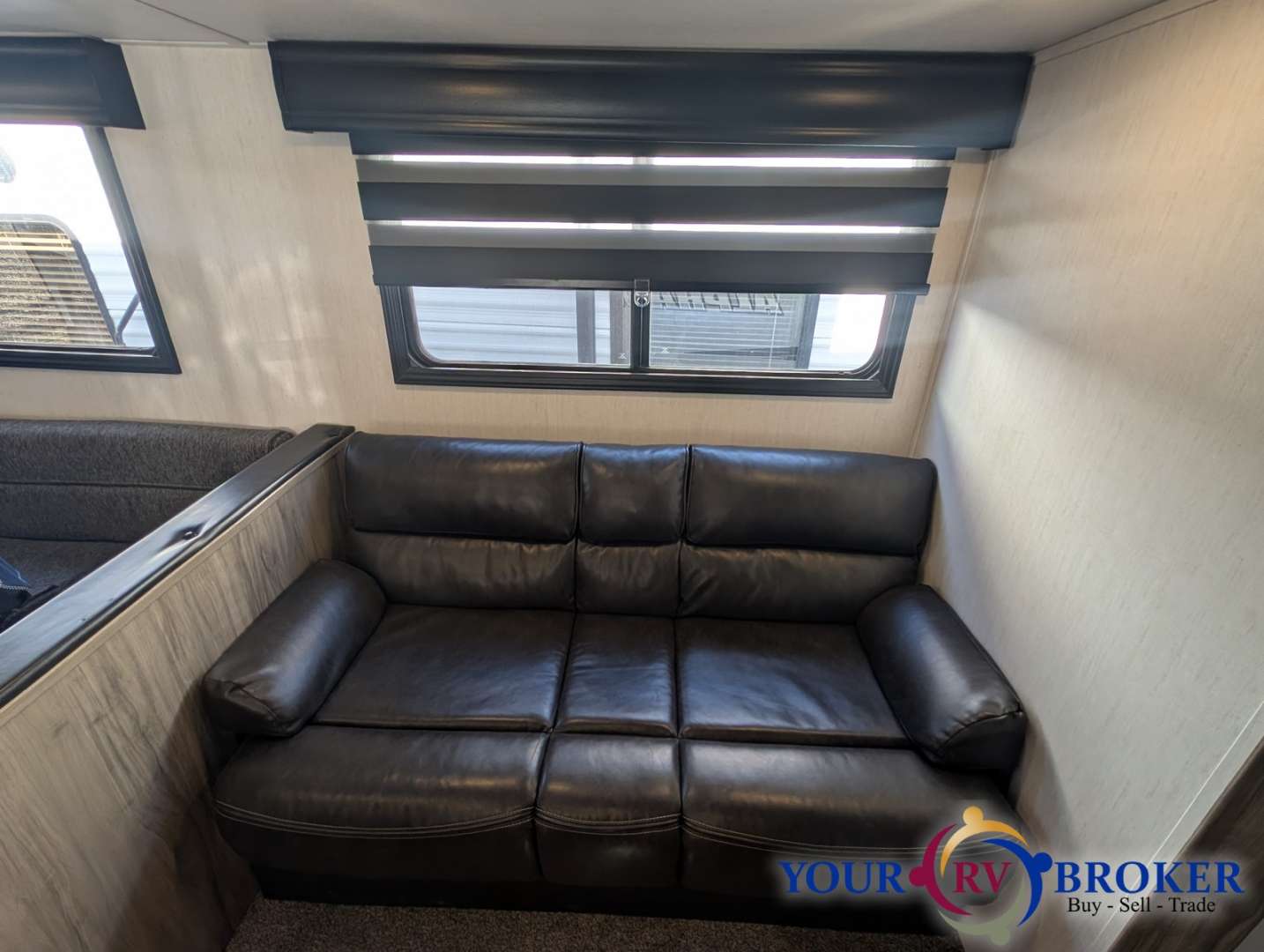 2021 Forest River Cherokee Alpha Wolf 26DBH-L, $ 19,900