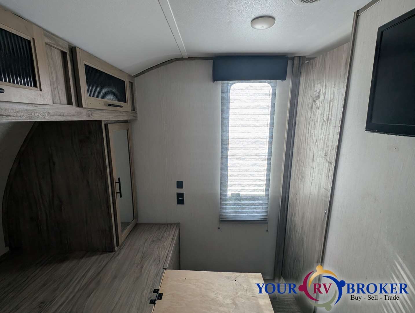 2021 Forest River Cherokee Alpha Wolf 26DBH-L, $ 19,900