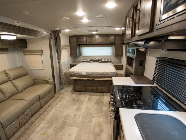 2021 Forest River Flagstaff Micro Lite 22FBS, $ 0