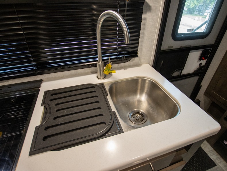 2021 Forest River Flagstaff Micro Lite 22FBS, $ 0