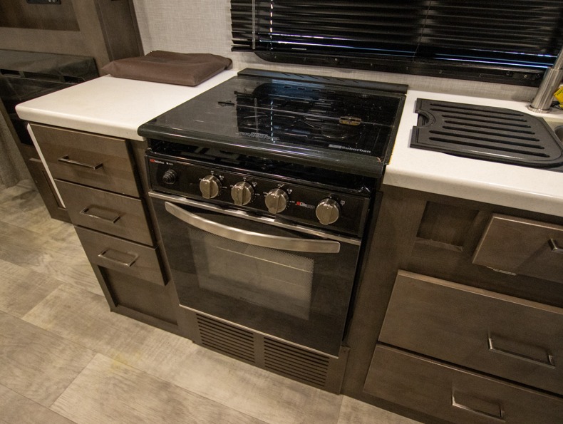 2021 Forest River Flagstaff Micro Lite 22FBS, $ 0