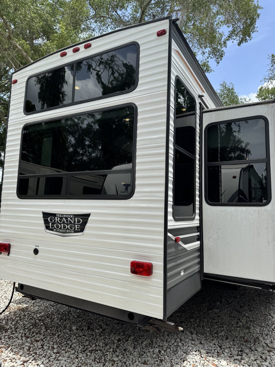 2021 Forest River Wildwood Grand Lodge, $ 42,500