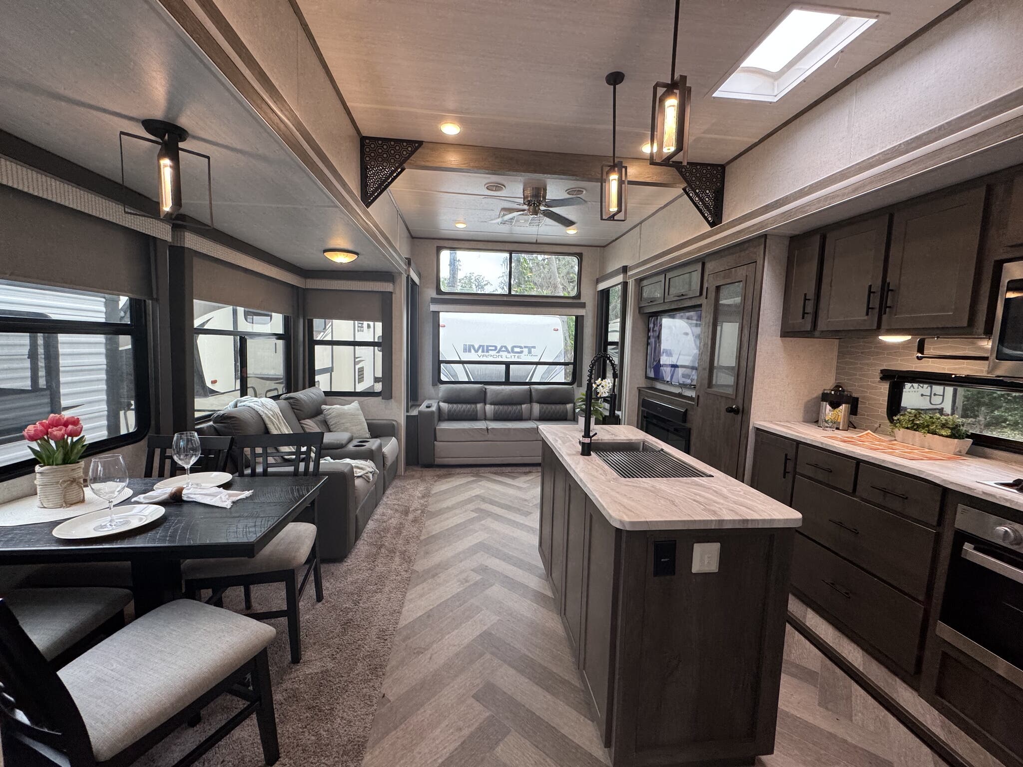 2021 Forest River Wildwood Grand Lodge, $ 42,500