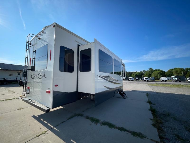 2020 Forest River Cedar Creek Silverback Edition 3, $ 0