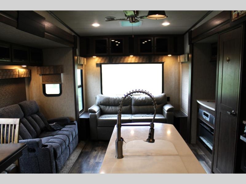 2019 Forest River Sandpiper HT 2950TRIK, $ 0