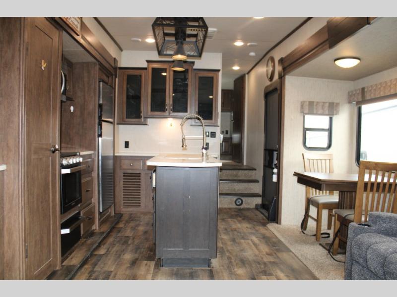 2019 Forest River Sandpiper HT 2950TRIK, $ 0