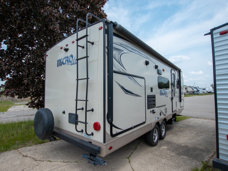 2018 Forest River Flagstaff Micro Lite 25BDS, $ 0
