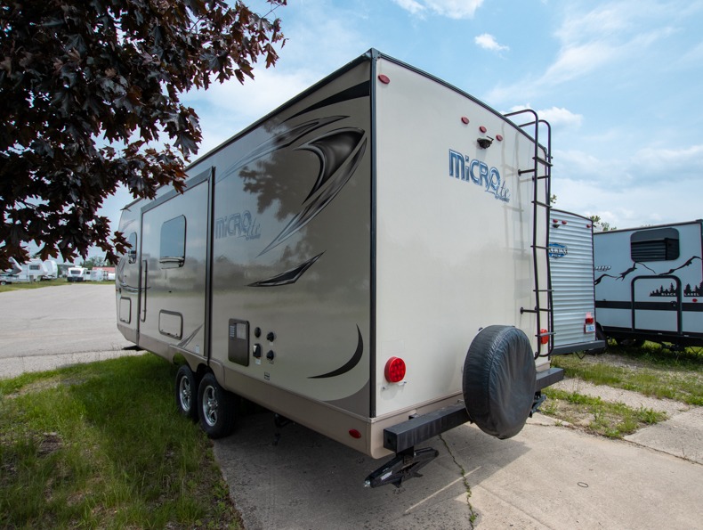 2018 Forest River Flagstaff Micro Lite 25BDS, $ 0