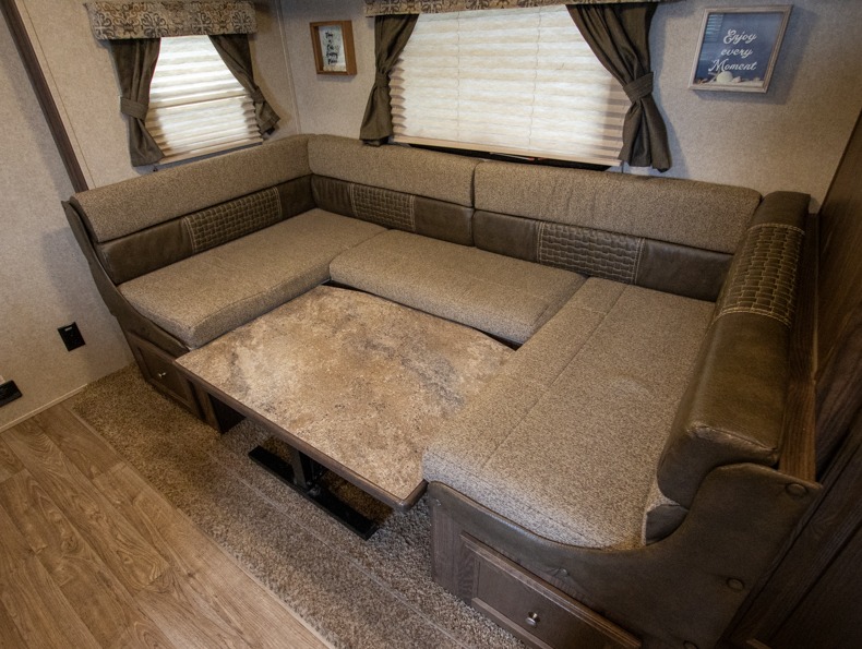 2018 Forest River Flagstaff Micro Lite 25BDS, $ 0