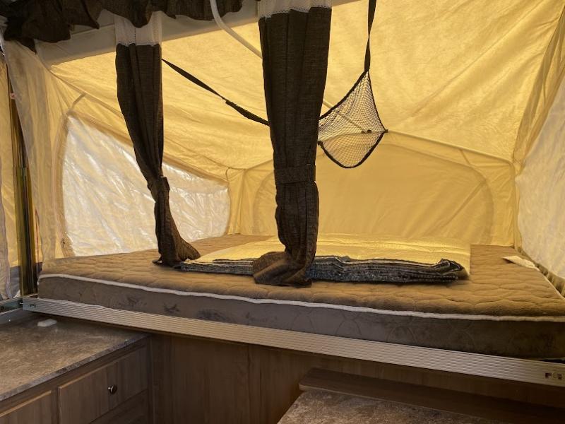 2017 Forest River Rockwood Premier 2516G, $ 8,999