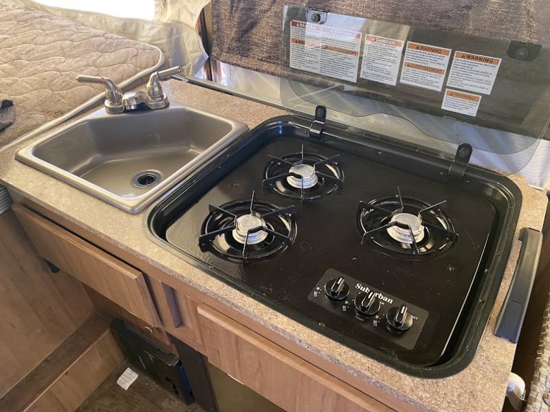 2017 Forest River Rockwood Premier 2516G, $ 8,999