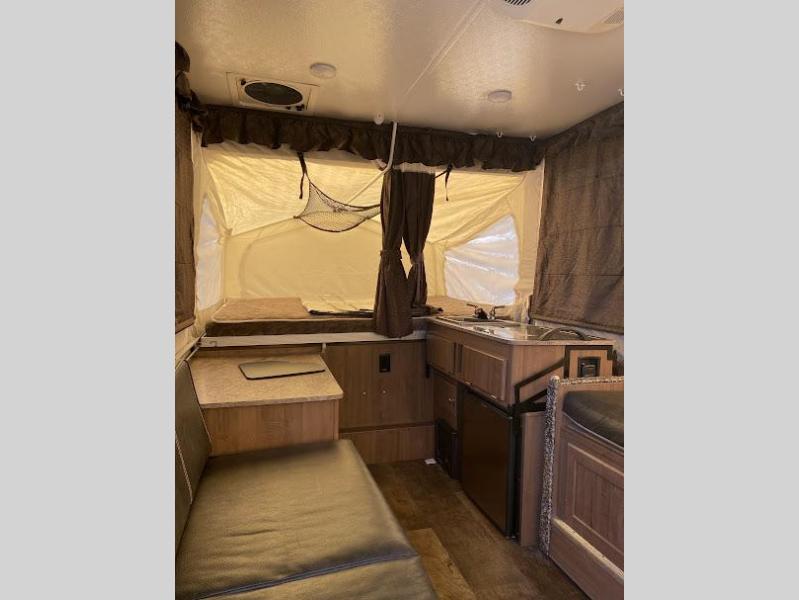 2017 Forest River Rockwood Premier 2516G, $ 8,999