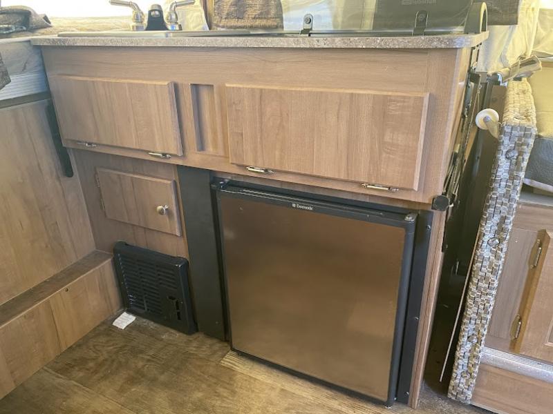 2017 Forest River Rockwood Premier 2516G, $ 8,999