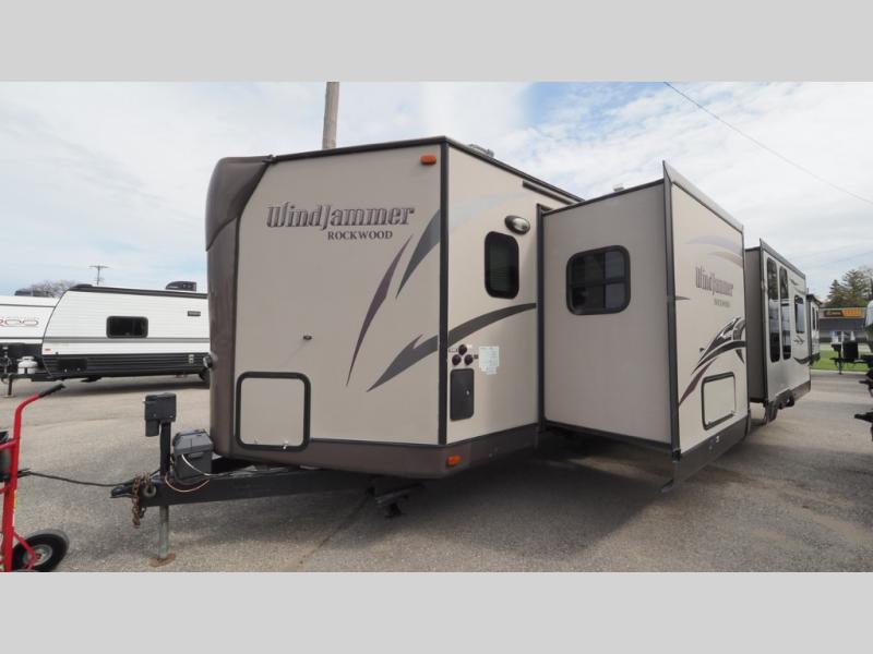 2015 Forest River Rockwood Windjammer 3025W, $ 0