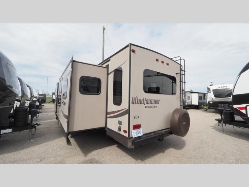 2015 Forest River Rockwood Windjammer 3025W, $ 0