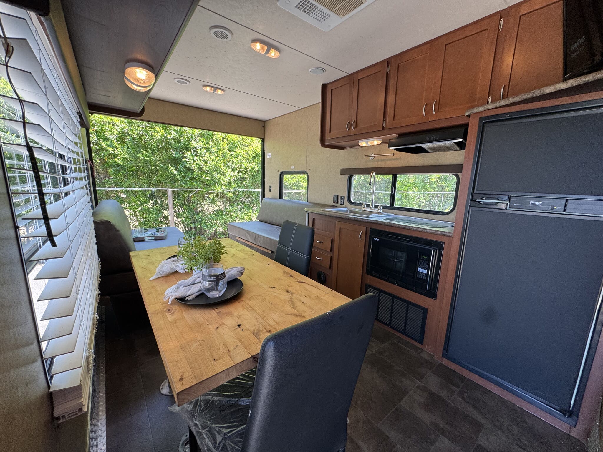 2015 Forest River Vengeance Super Sport 25V, $ 16,990