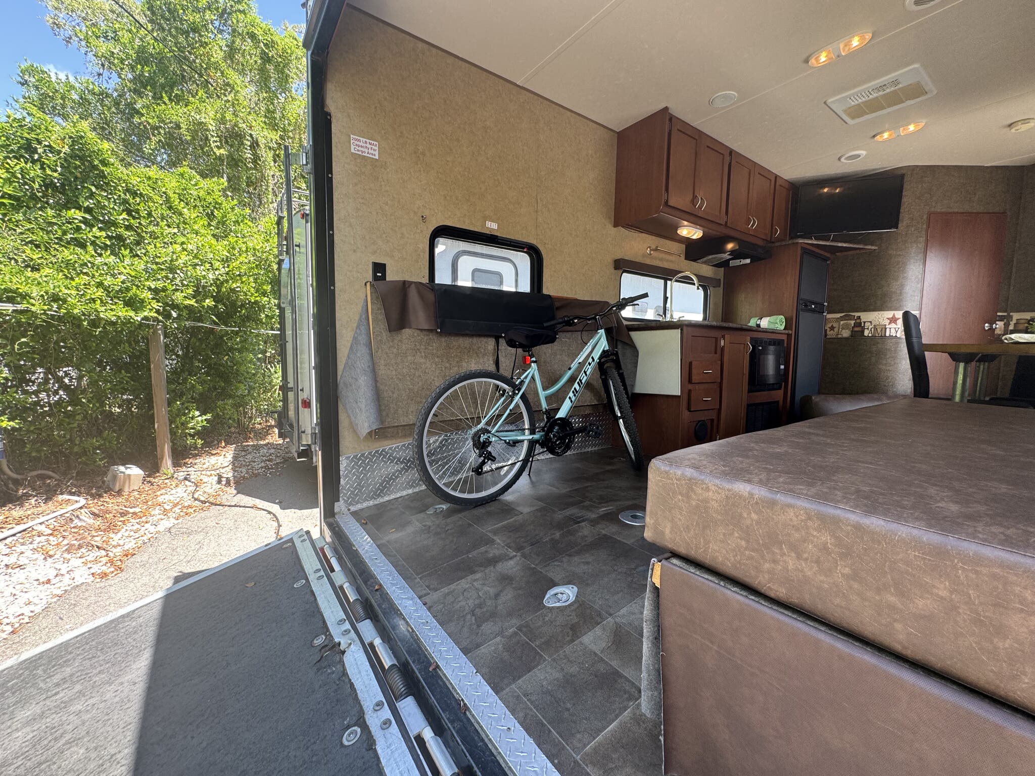 2015 Forest River Vengeance Super Sport 25V, $ 16,990