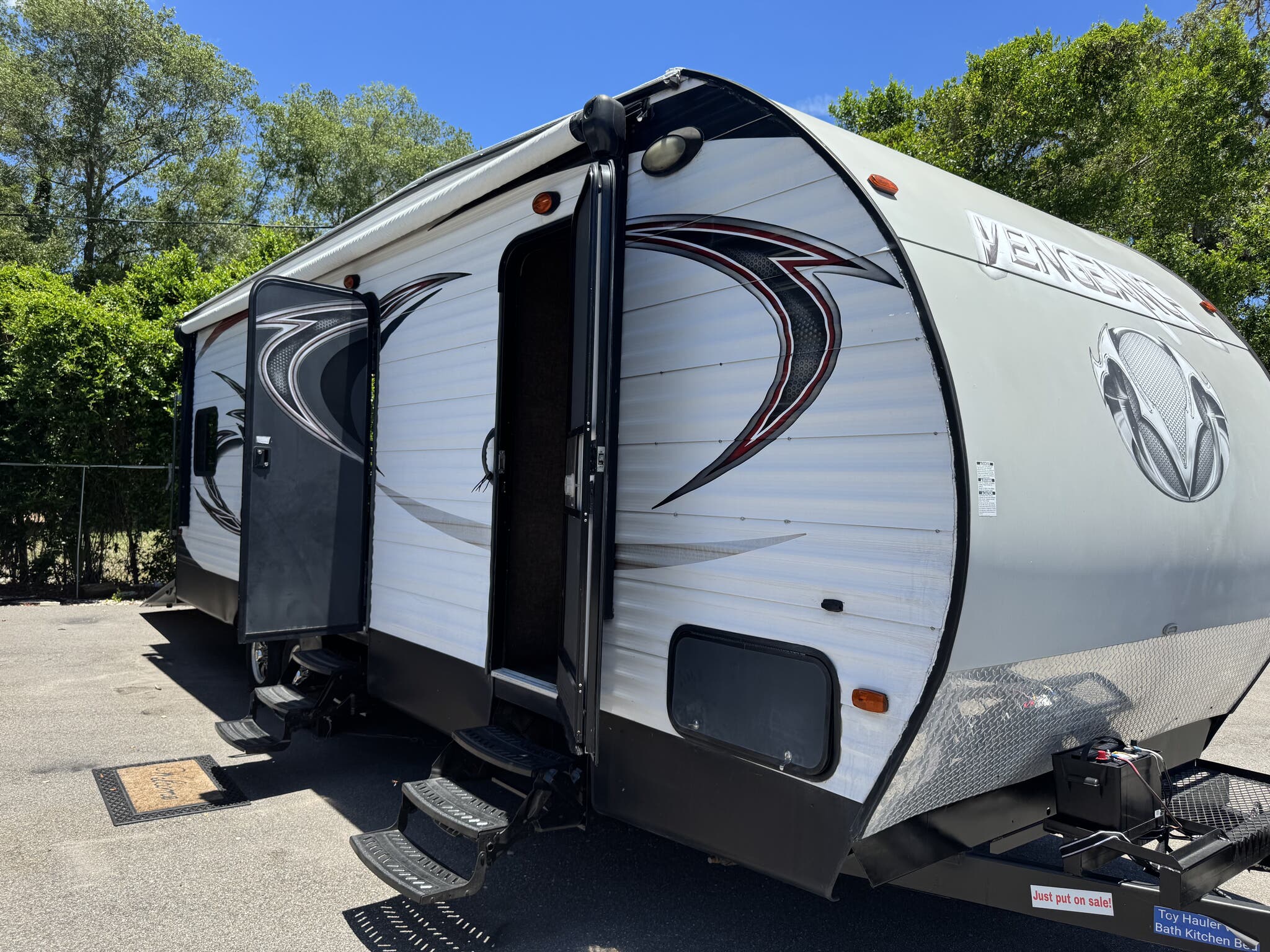 2015 Forest River Vengeance Super Sport 25V, $ 16,990