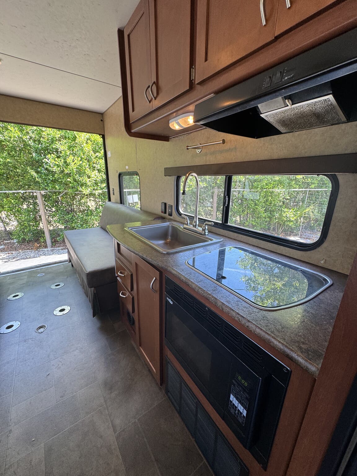 2015 Forest River Vengeance Super Sport 25V, $ 16,990