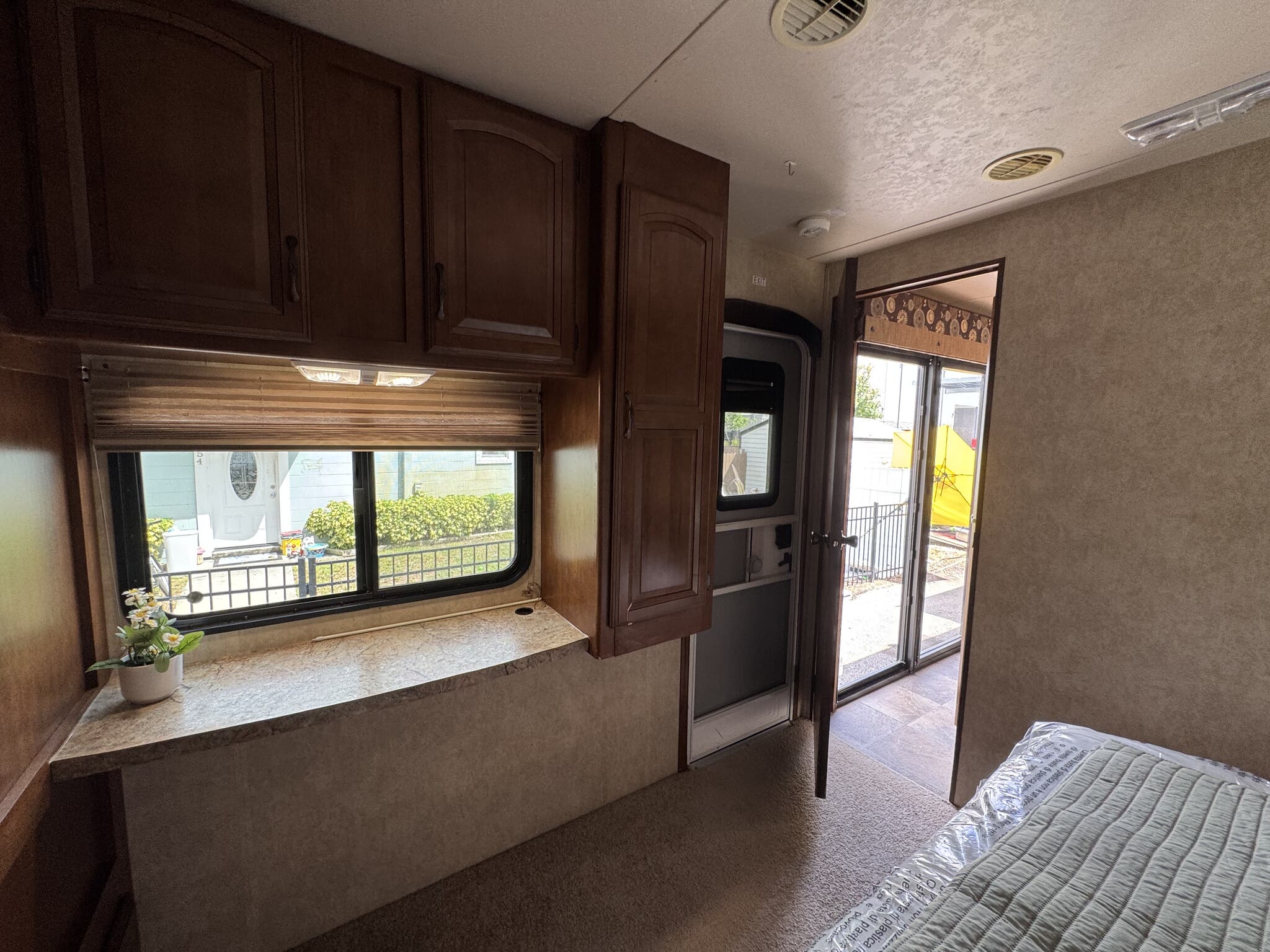 2014 Forest River Wildwood DLX 402QBQ, $ 21,900