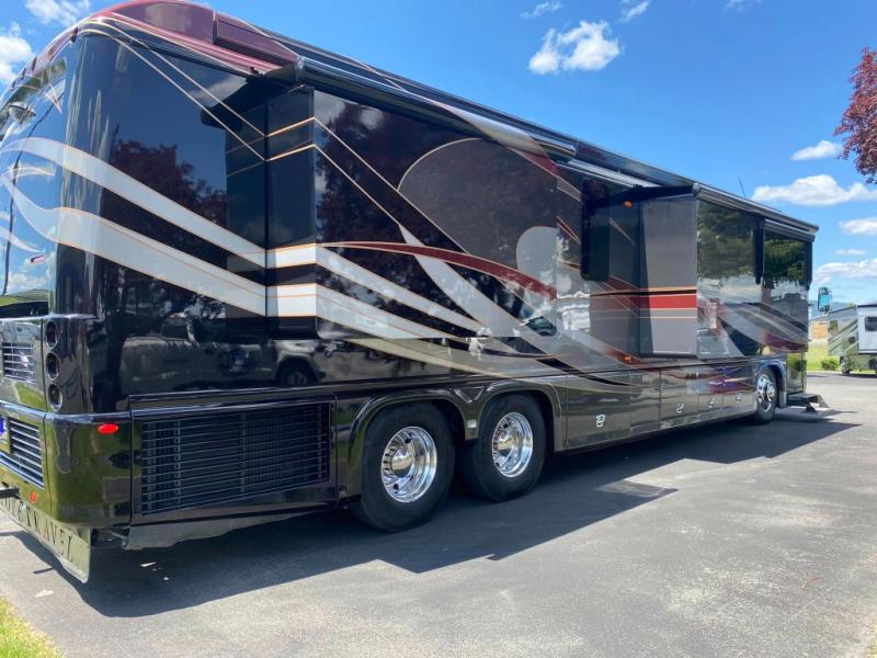 2013 Foretravel Motorcoach Phenix 404S, $ 219,990