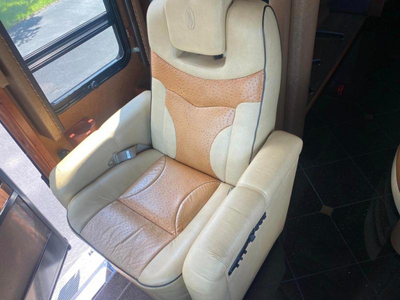 2013 Foretravel Motorcoach Phenix 404S, $ 219,990