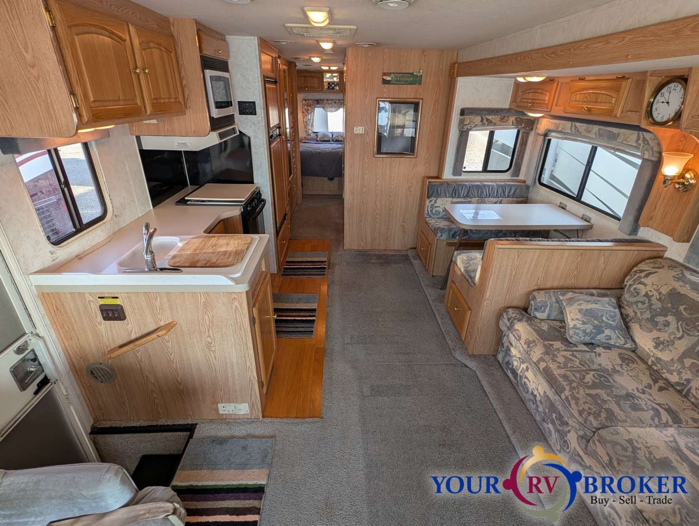 2000 Georgie Boy Landau 3301, $ 17,900