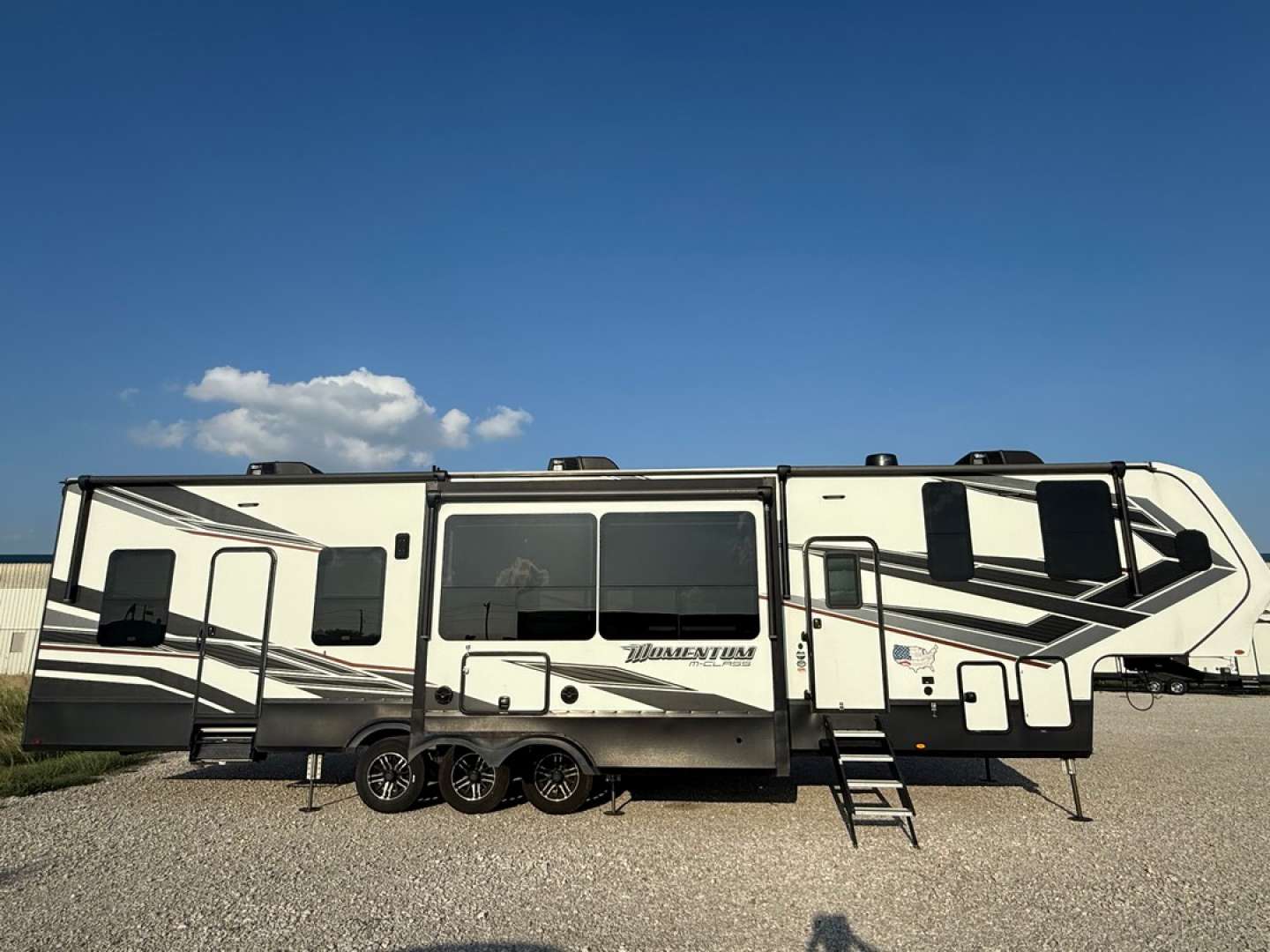 2021 Grand Design Momentum M-Class Toy Hauler 395M, $ 84,900