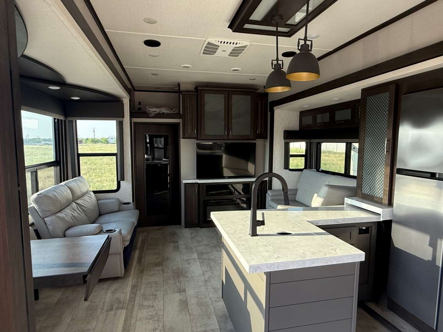 2021 Grand Design Momentum M-Class Toy Hauler 395M, $ 84,900