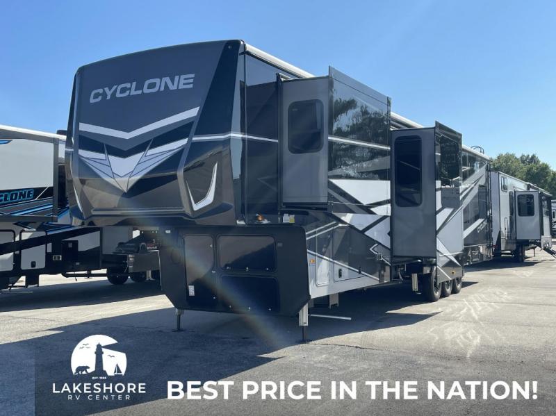 2025 Heartland Cyclone 4006, $ 186,420