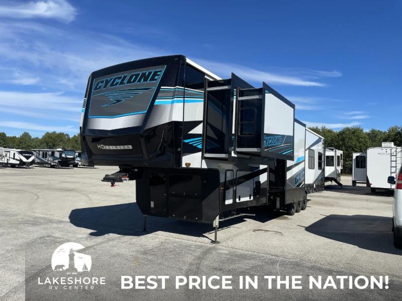 2025 Heartland Cyclone 4118, $ 168,338