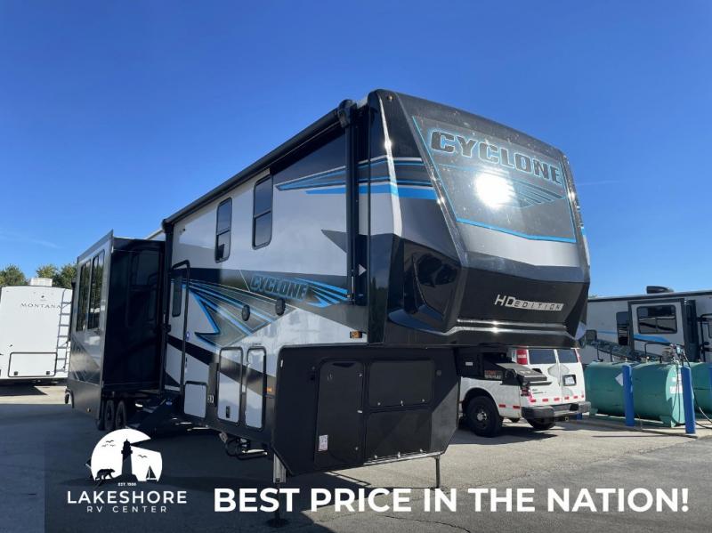 2025 Heartland Cyclone 4118, $ 168,338