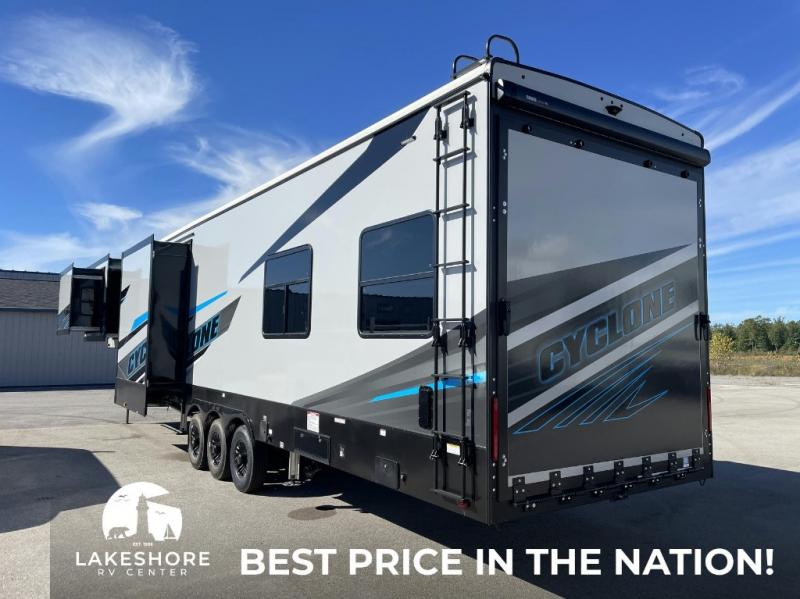 2025 Heartland Cyclone 4118, $ 168,338