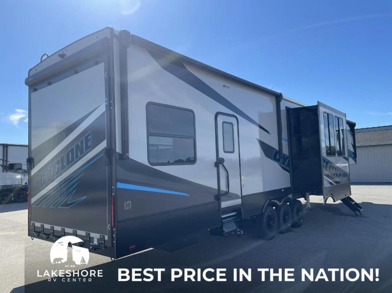 2025 Heartland Cyclone 4118, $ 168,338