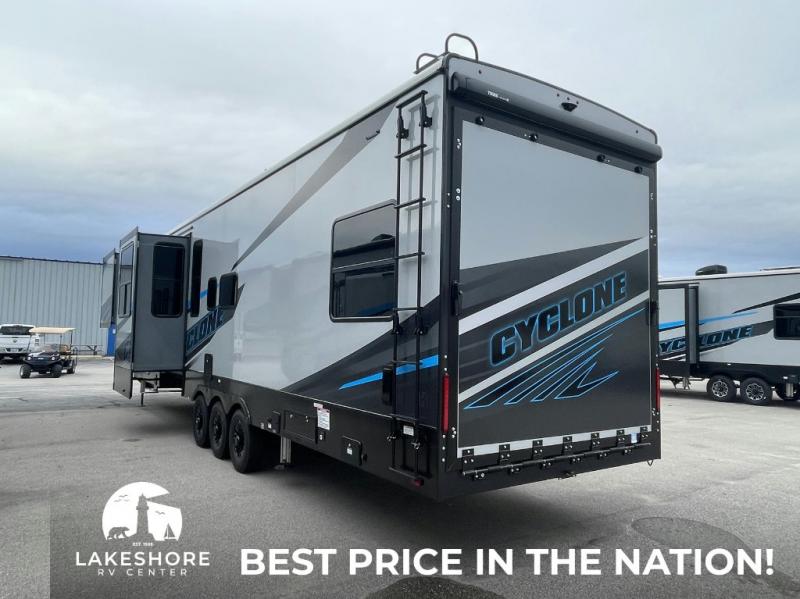 2025 Heartland Cyclone 4006, $ 169,270