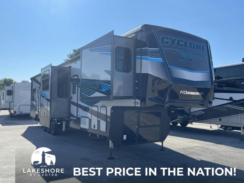 2025 Heartland Cyclone 4008, $ 175,769