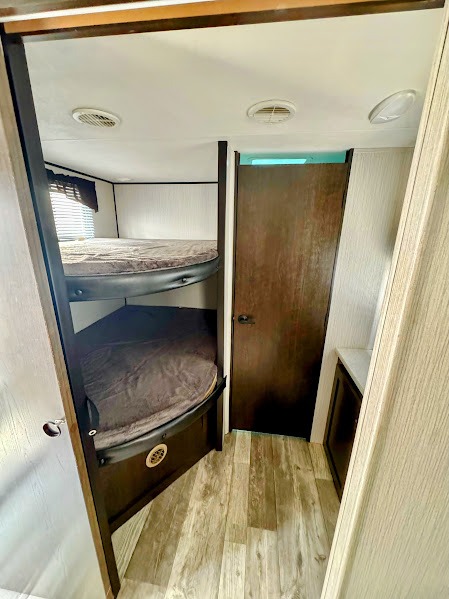 2021 Heartland Prowler 315BH, $ 17,999