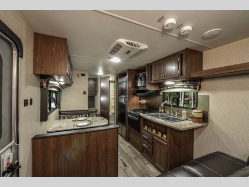 2017 Heartland Pioneer PI BH 250, $ 0