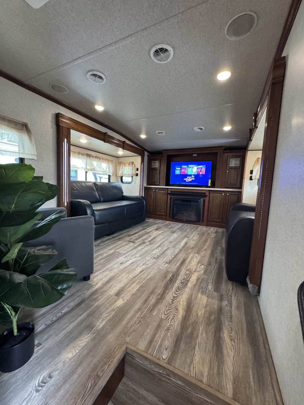 2017 Heartland Bighorn Traveler BHTR 39 FL, $ 31,499