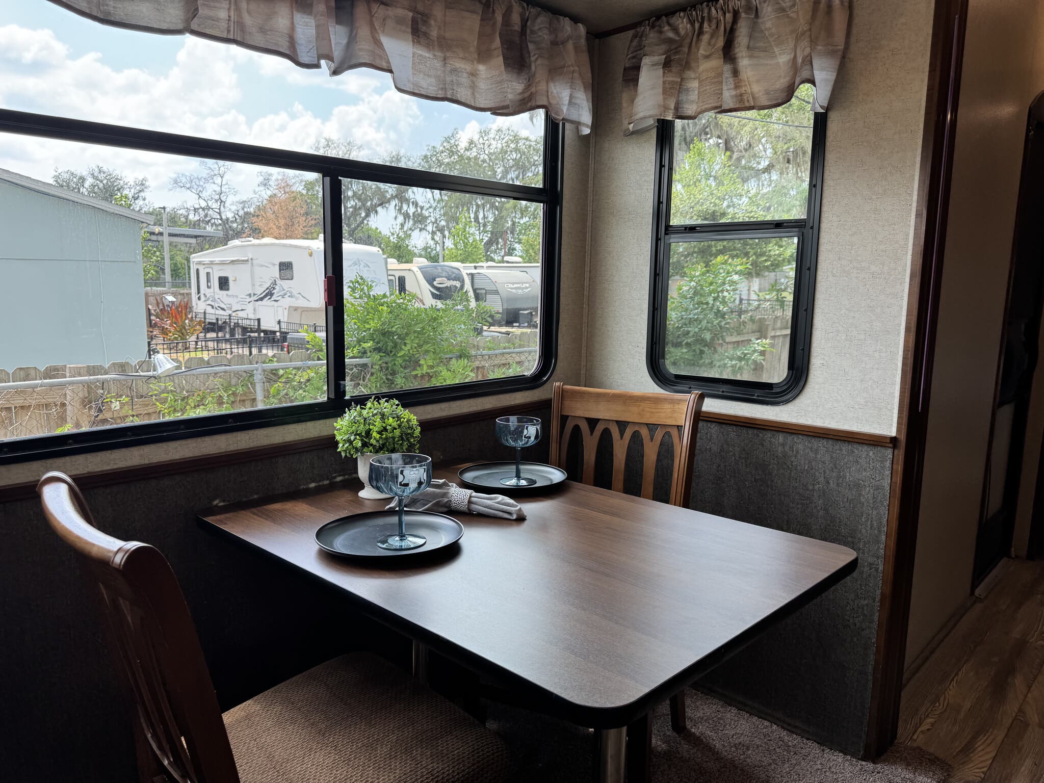 2017 Heartland Bighorn Traveler BHTR 39 FL, $ 31,499