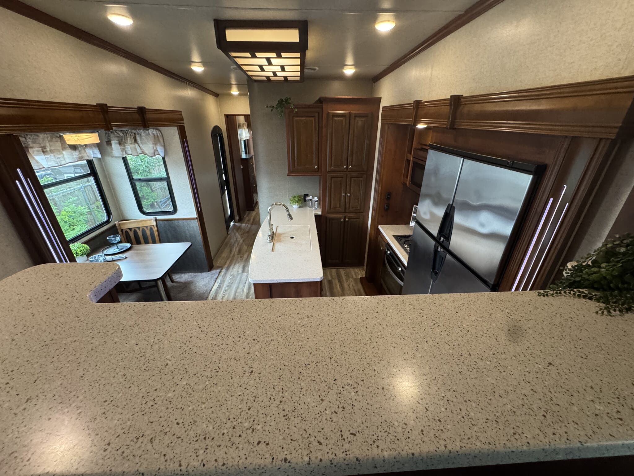 2017 Heartland Bighorn Traveler BHTR 39 FL, $ 31,499