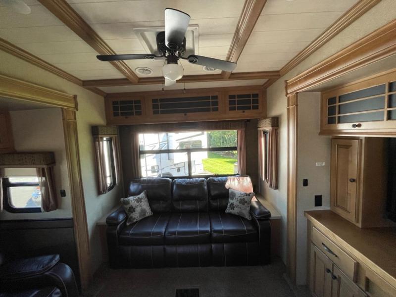 2015 Heartland Bighorn BH 3570RS, $ 44,990