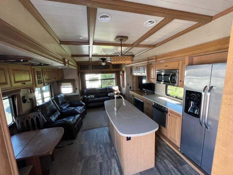 2015 Heartland Bighorn BH 3570RS, $ 44,990