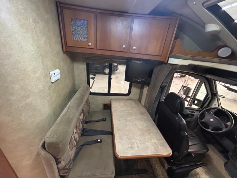 2008 Itasca Navion M24DL, $ 67,990