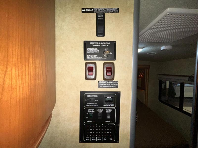 2008 Itasca Navion M24DL, $ 67,990